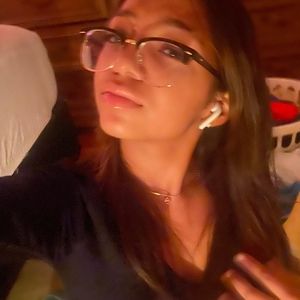 Meet your Posher, Crystaleen